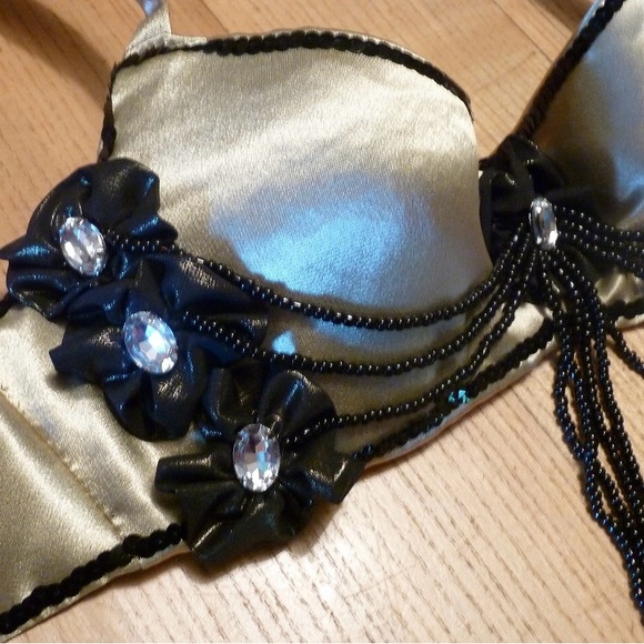 One of Kind Hand Made Belly Dance Costume. 36B cup and 34 Inch Hip. - Picture 3 of 9